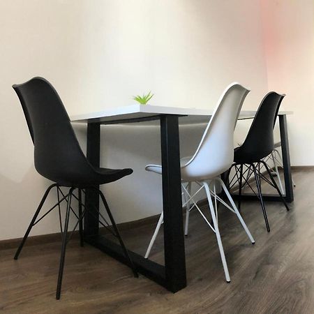 Max Apartament Lägenhet Braşov Exteriör bild