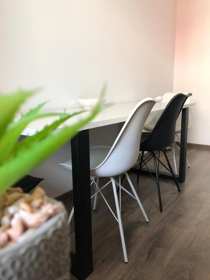 Max Apartament Lägenhet Braşov Exteriör bild